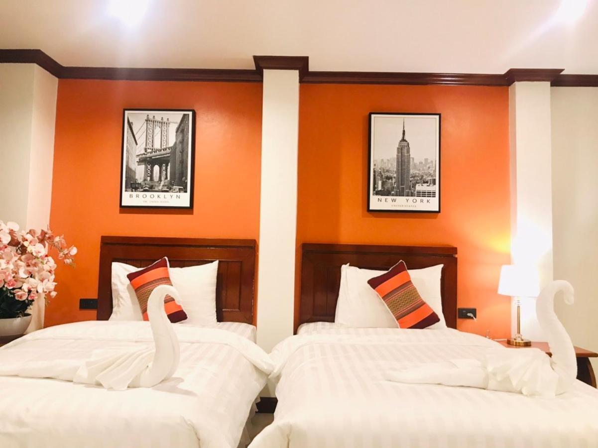 Benetti House Hostel Patong Buitenkant foto