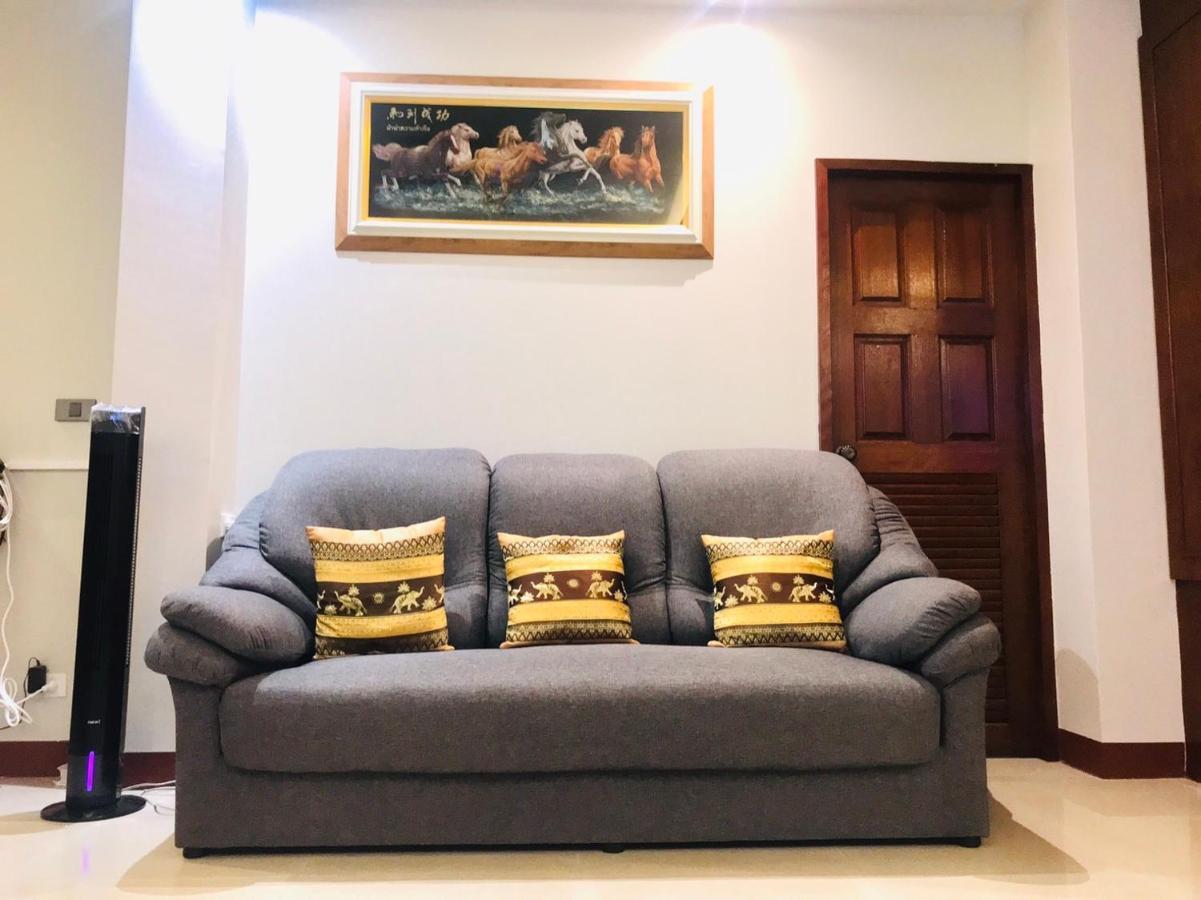 Benetti House Hostel Patong Buitenkant foto