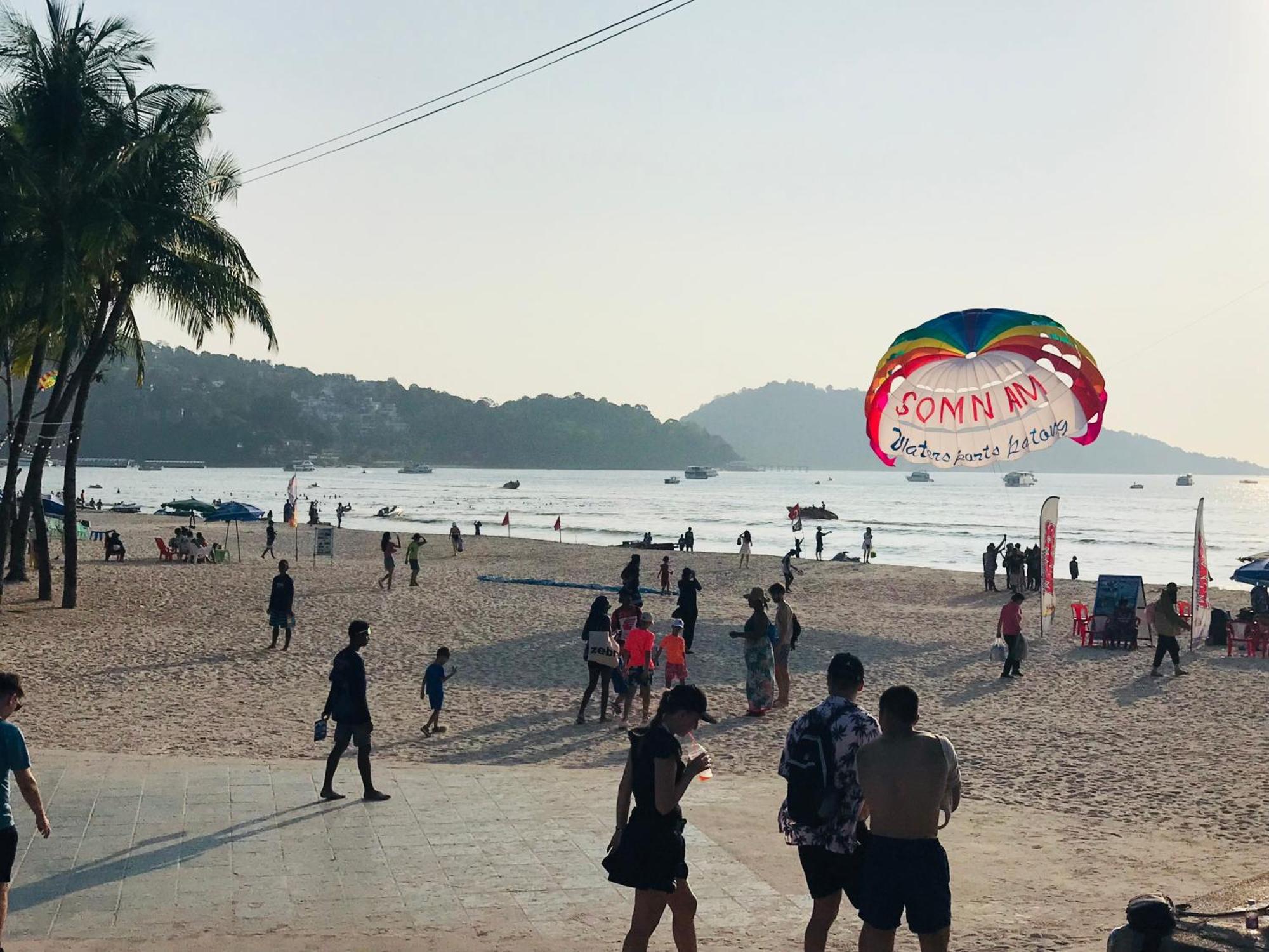 Benetti House Hostel Patong Buitenkant foto
