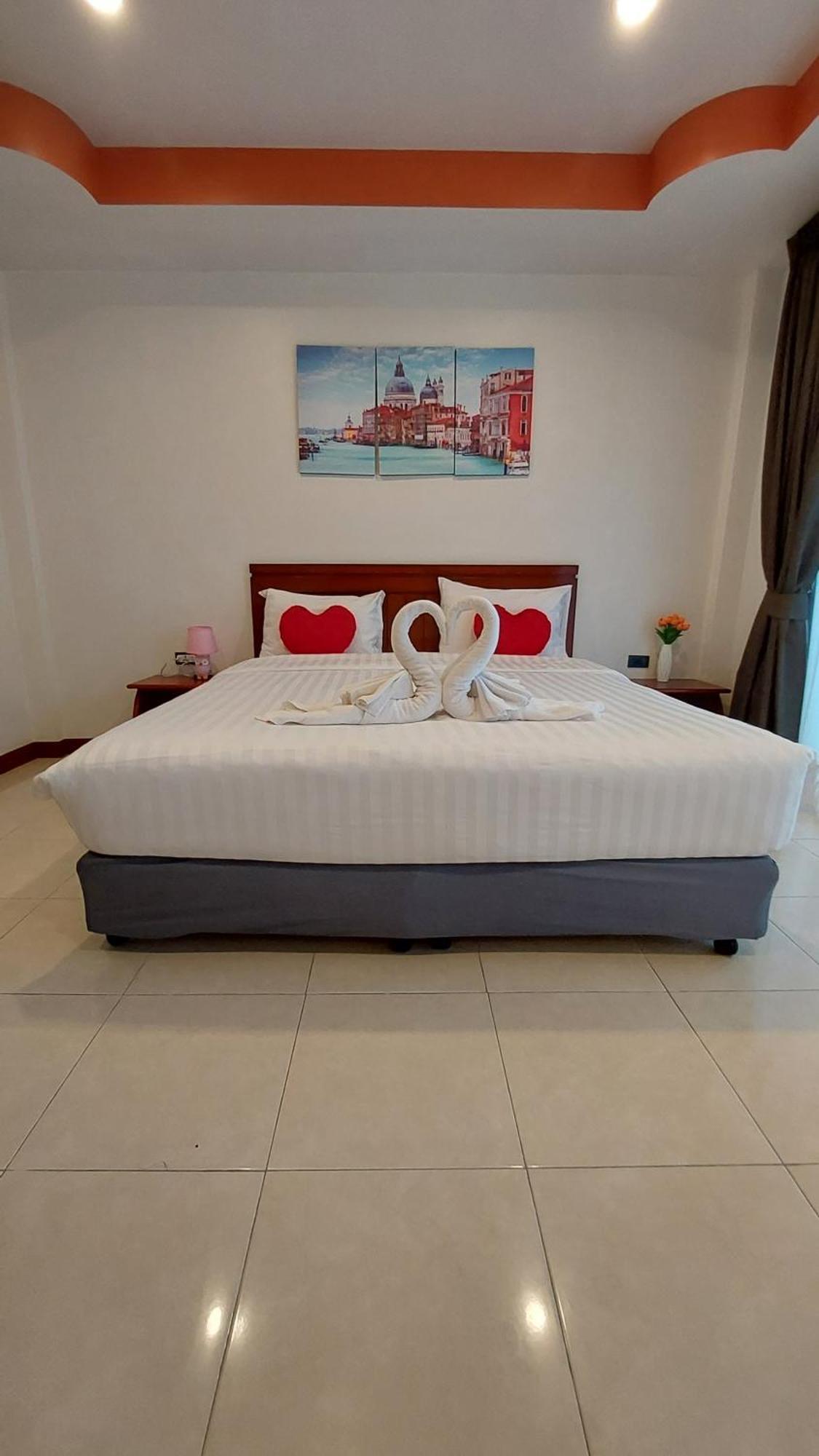 Benetti House Hostel Patong Buitenkant foto
