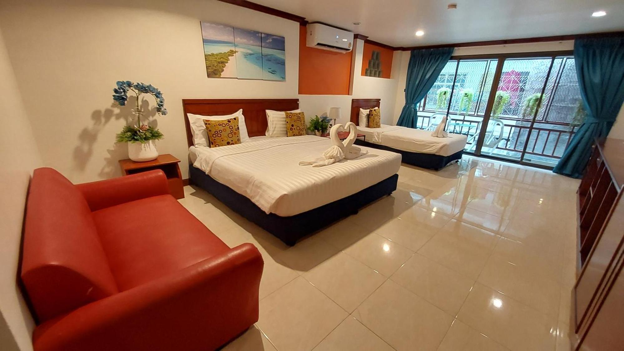 Benetti House Hostel Patong Buitenkant foto