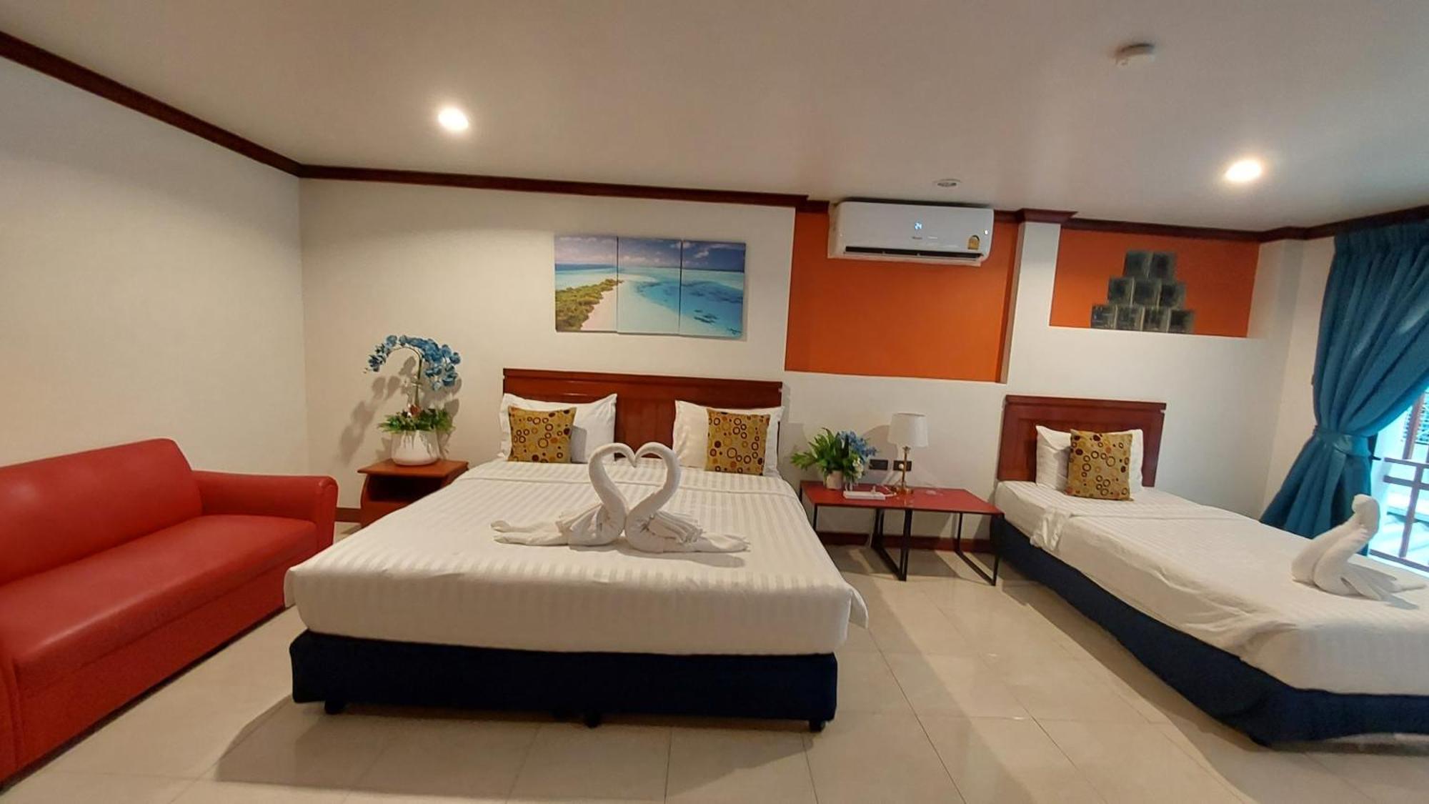 Benetti House Hostel Patong Buitenkant foto