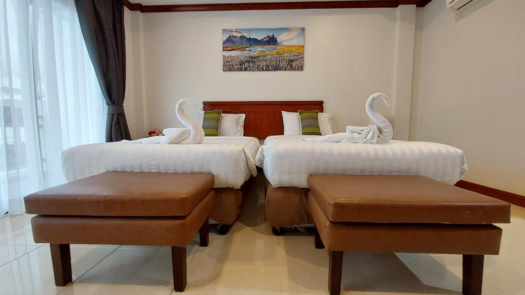 Benetti House Hostel Patong Buitenkant foto